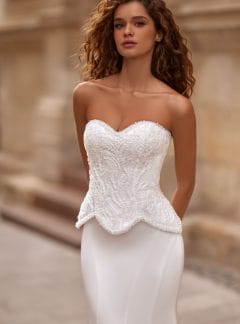 Rochie de mireasă princess Bellara 2026-012 din satin, cu corset perlat și decolteu în inimă