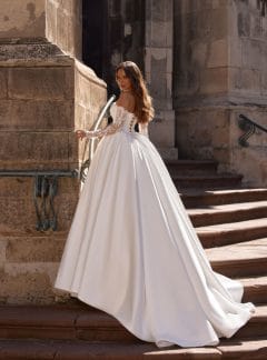 Rochie de mireasă princess Bellara 2026-022 din satin, cu corset din dantelă și mâneci lungi