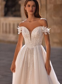 Rochie de mireasă A-line Bellara 2026-37 din tull, cu corset perlat și bretele pe umeri