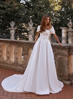 Rochie de mireasă A-line Bellara 2026-49 din satin, cu broderii și mâneci scurte pe umeri