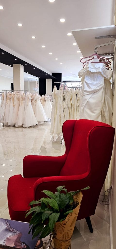 Zona de primire a salonului de mirese Salon Angelo